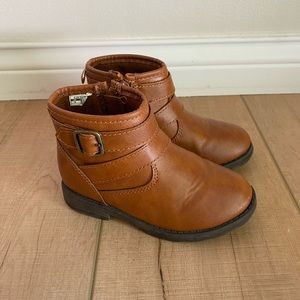 Toddler Girls Carters Booties Size 9